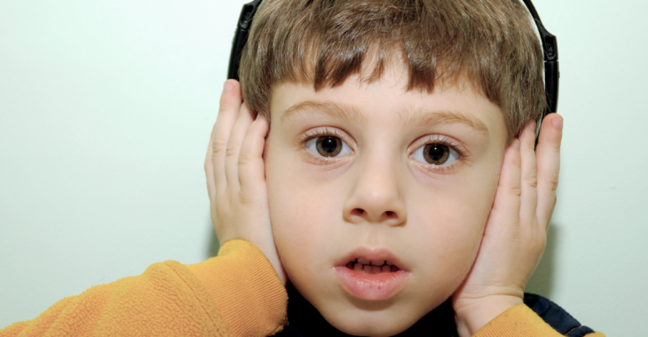 Zaburzenia przetwarzania słuchowego (APD).